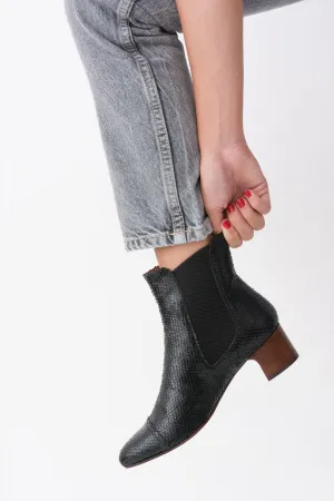 ARI Snake Black Chelsea Boot