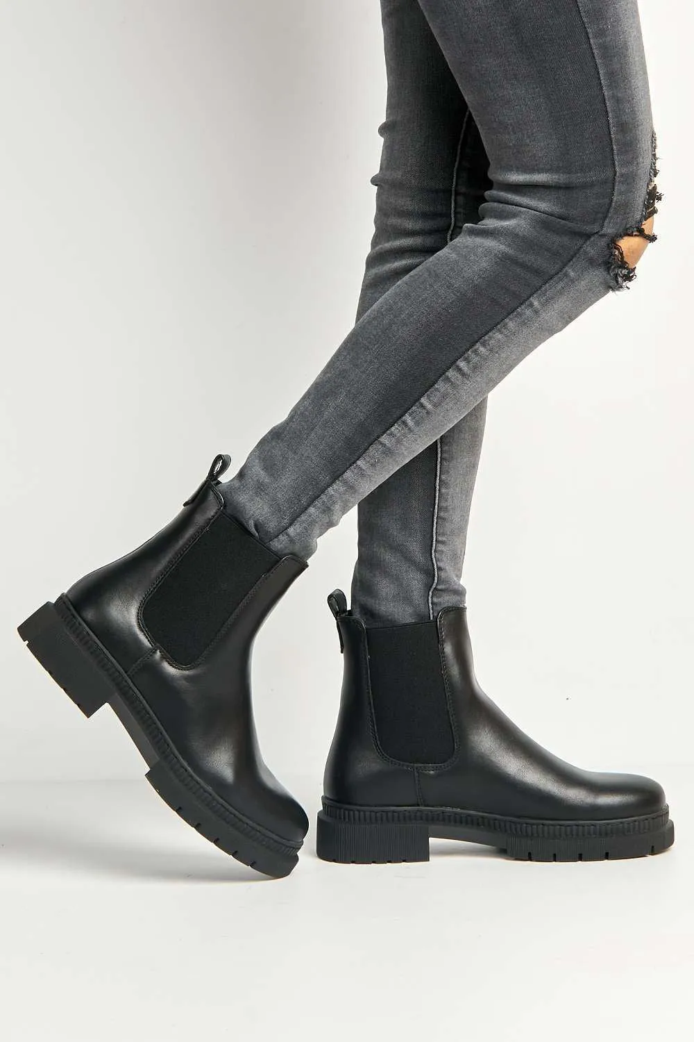Fozia Round Toe Stretch Panel Ankle Boots in Black Matt