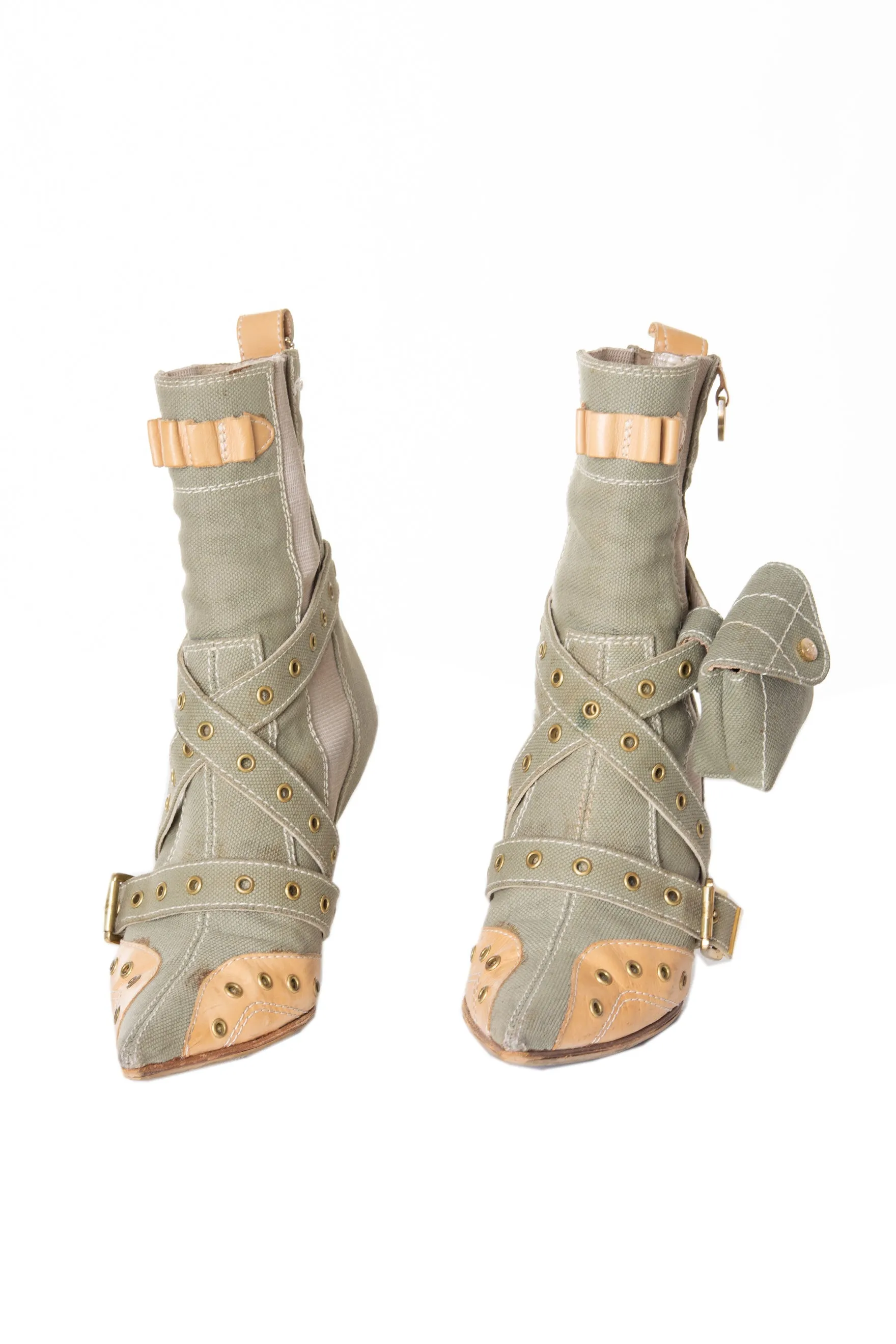 John Galliano era Boots