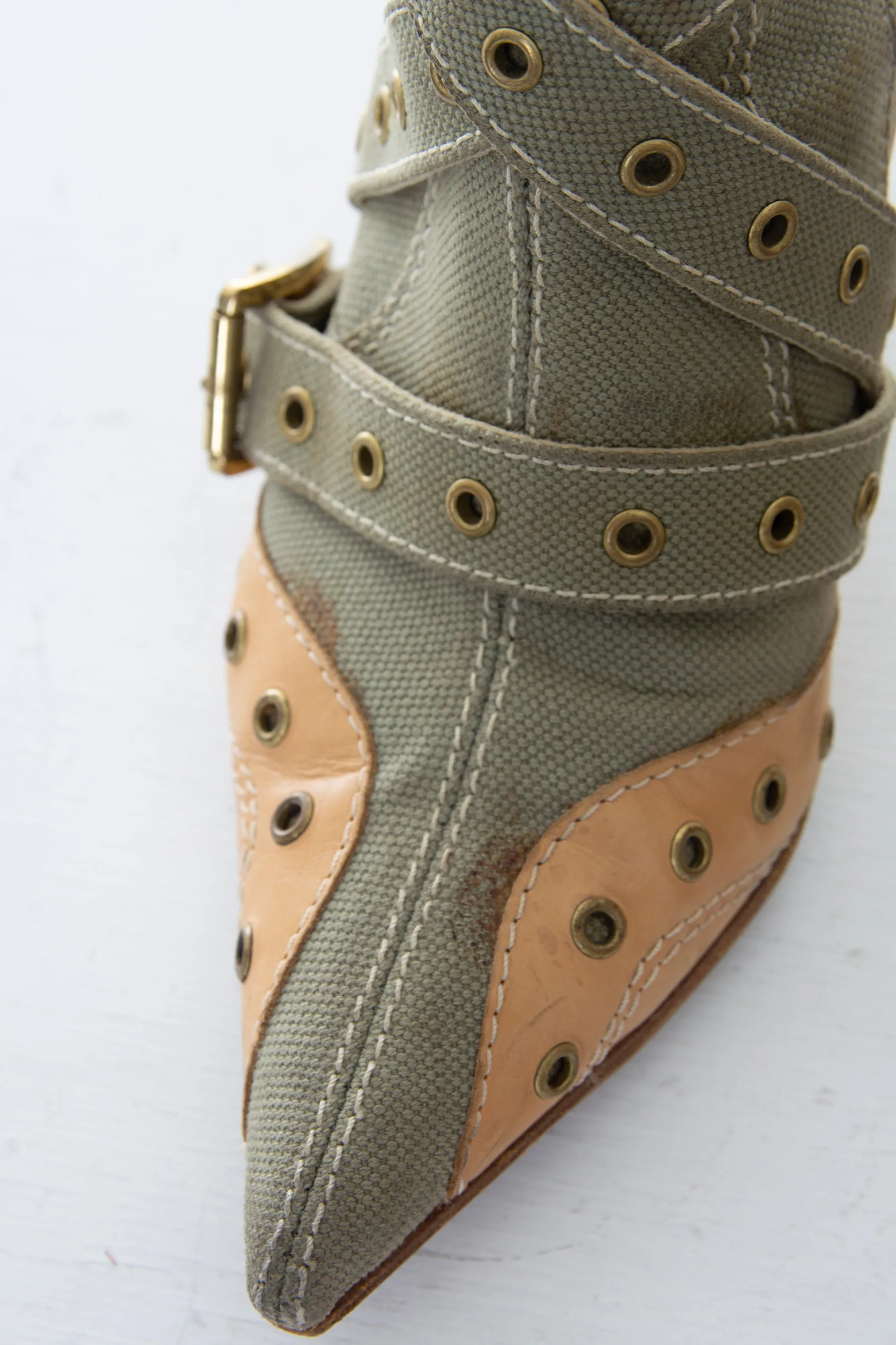 John Galliano era Boots