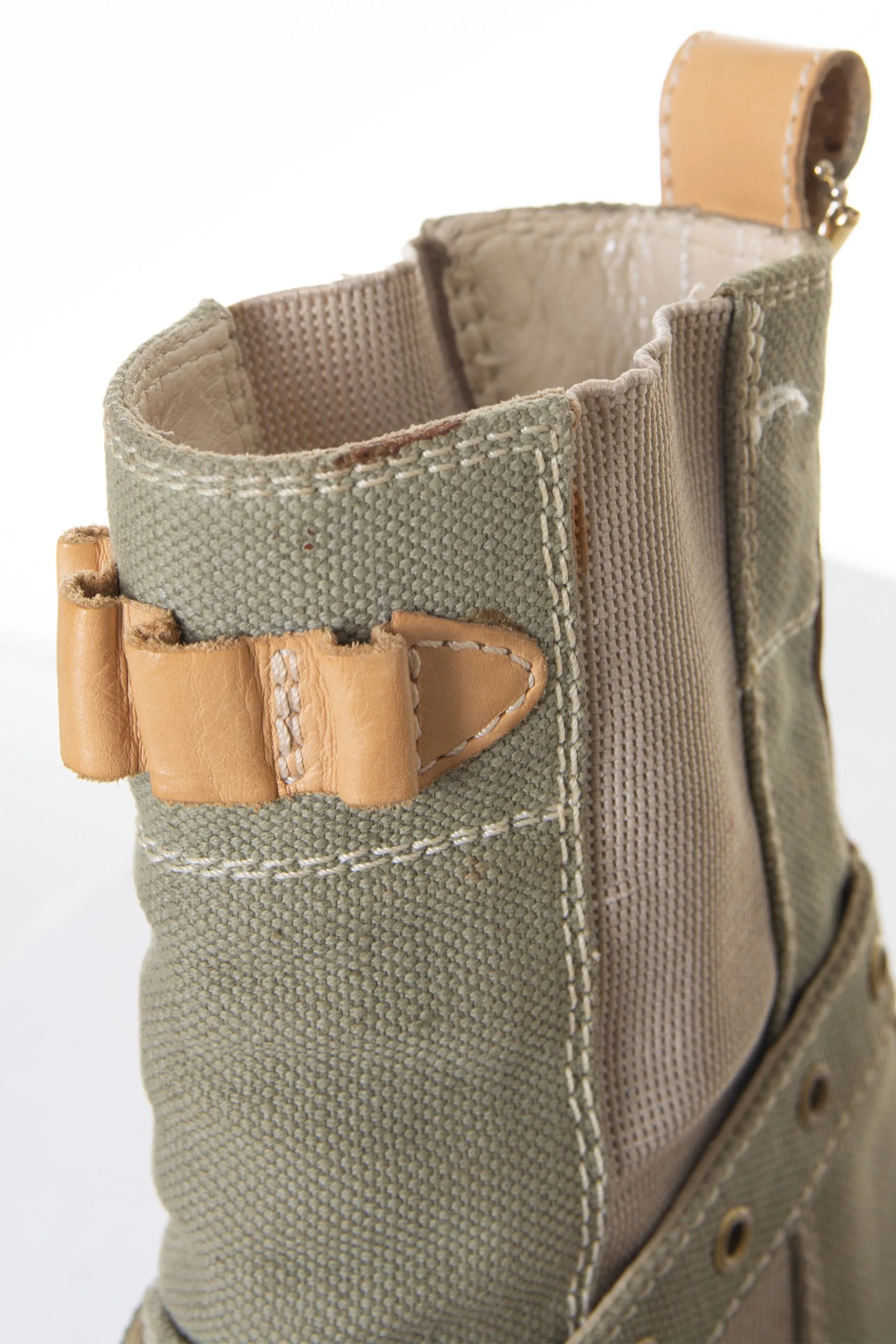 John Galliano era Boots