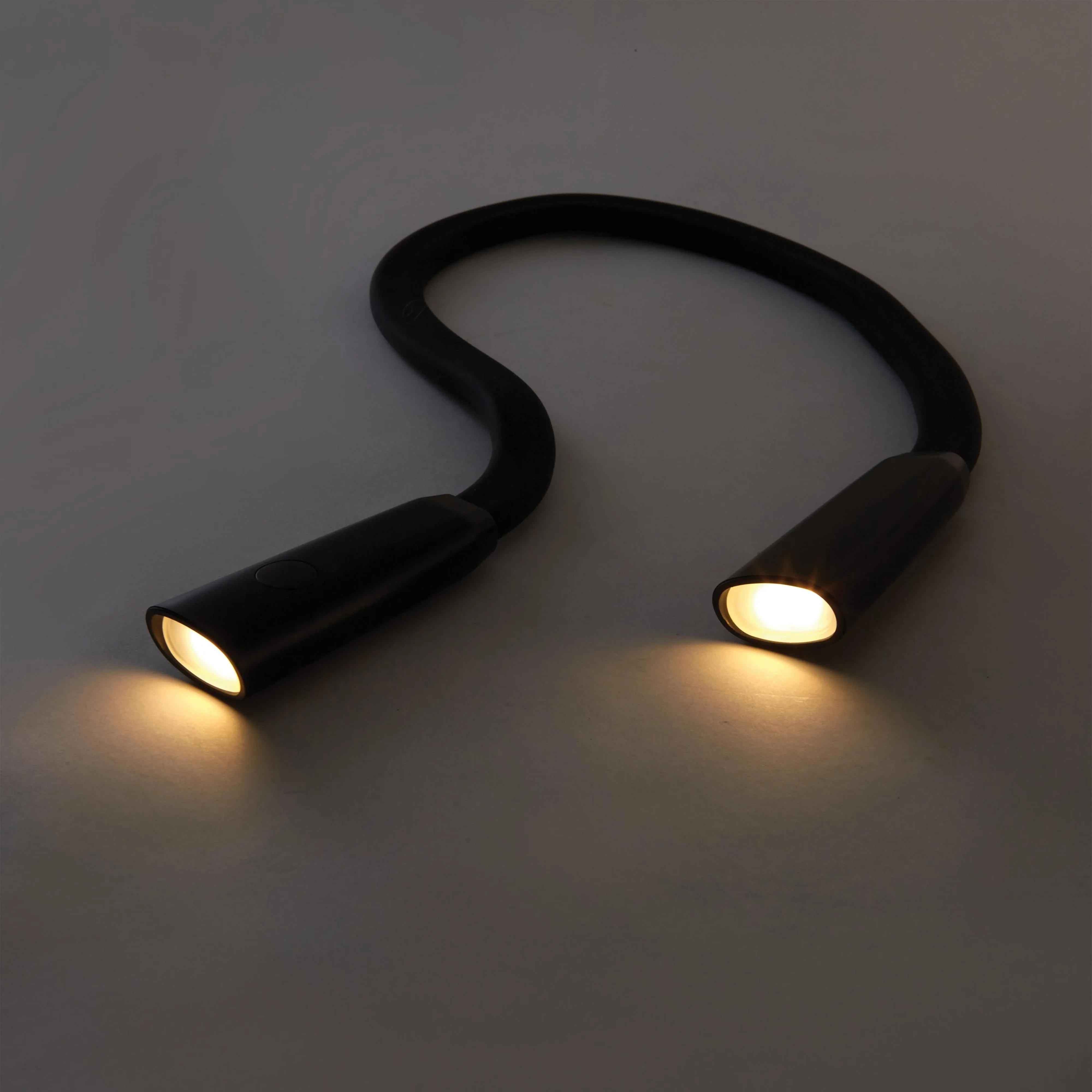 Kikkerland Hands Free Book Light