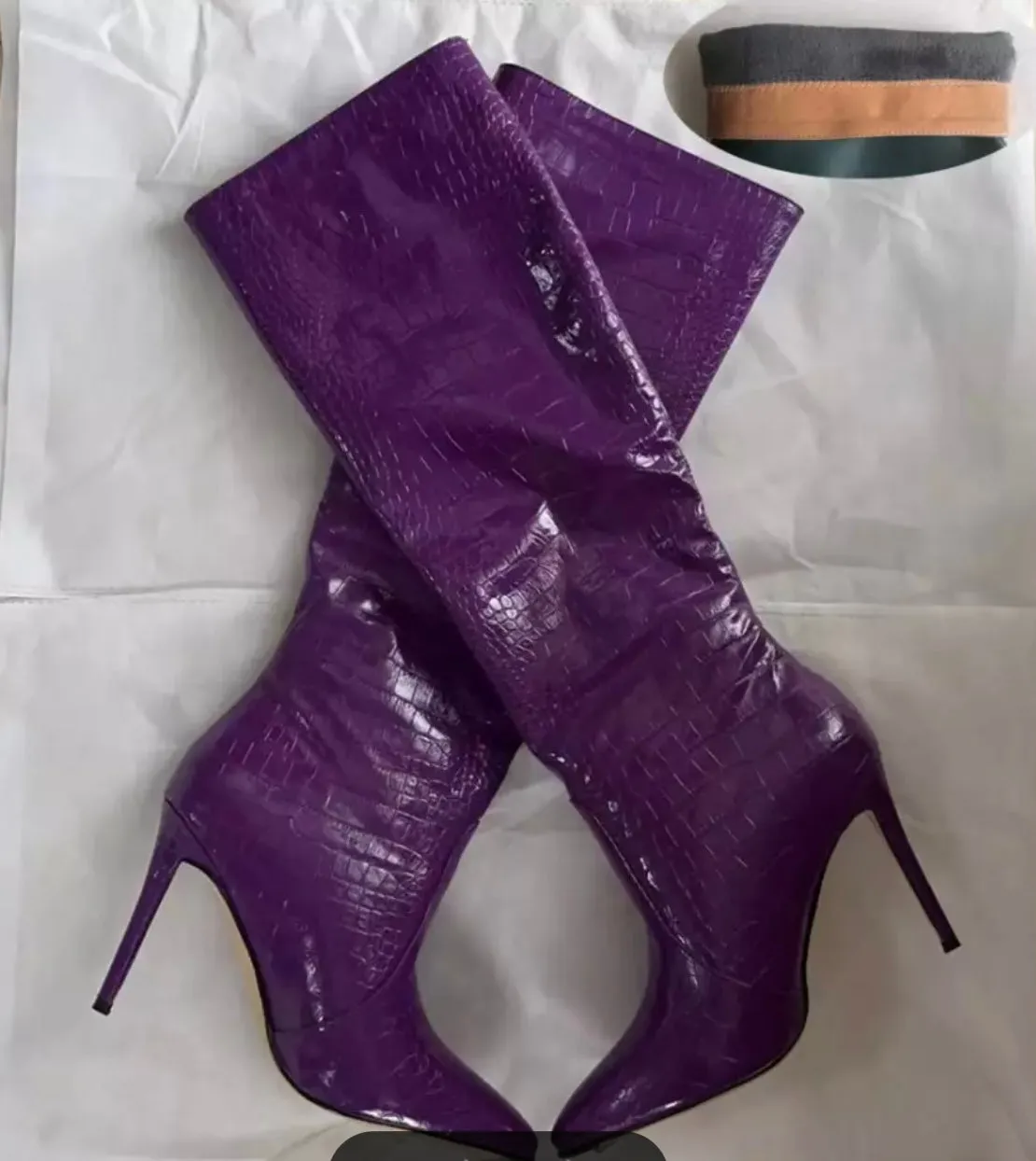Pointed Slipon Tube Boots
