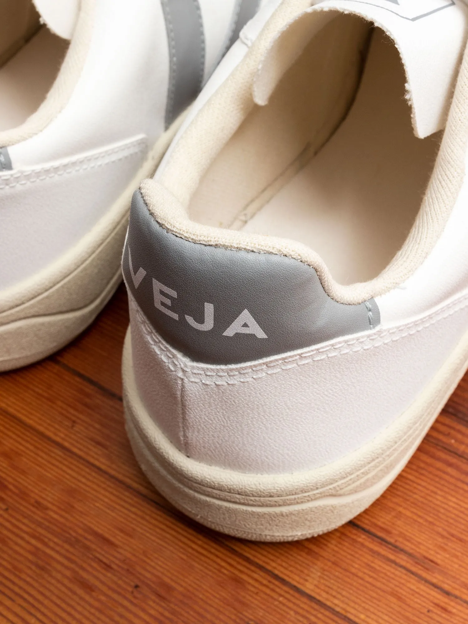 V-10 CWL Sneaker in White Oxford Grey
