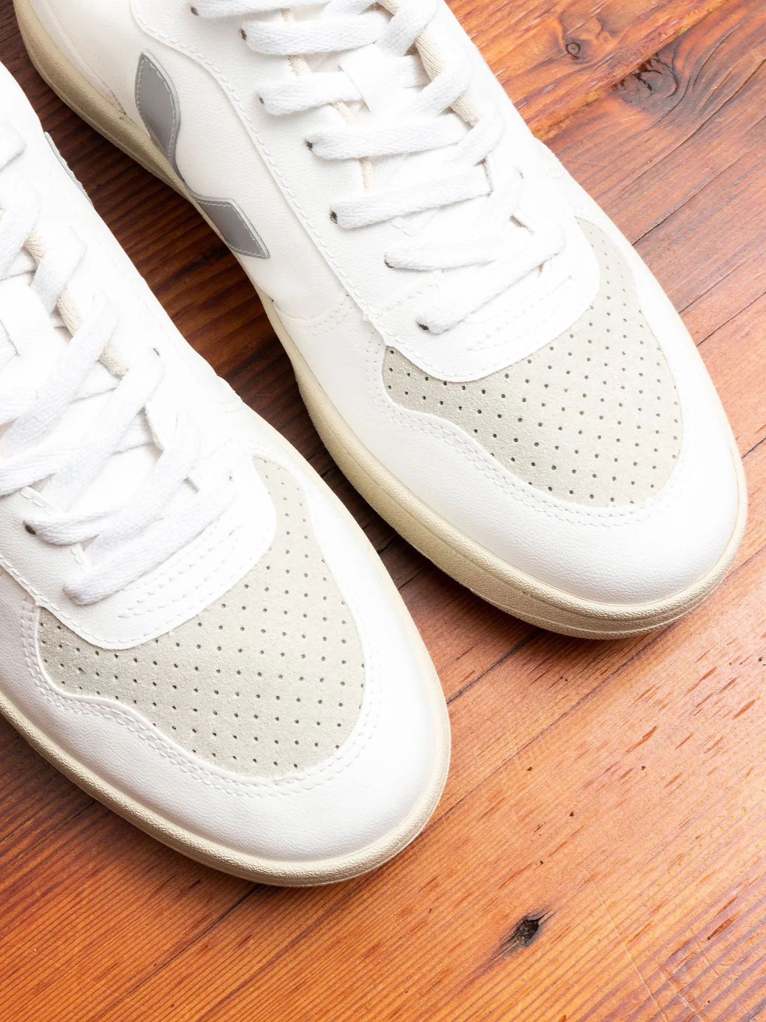 V-10 CWL Sneaker in White Oxford Grey