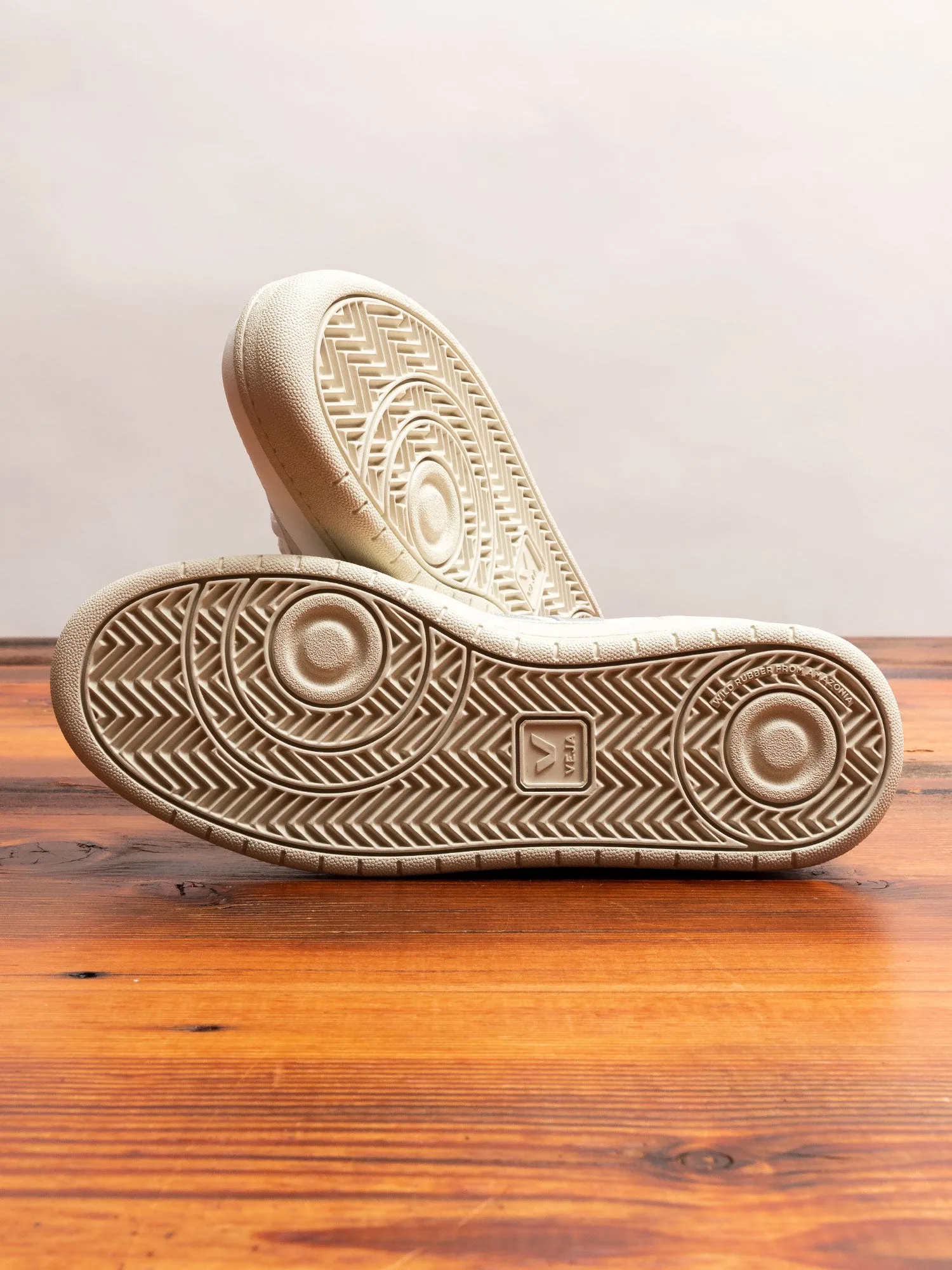 V-10 CWL Sneaker in White Oxford Grey