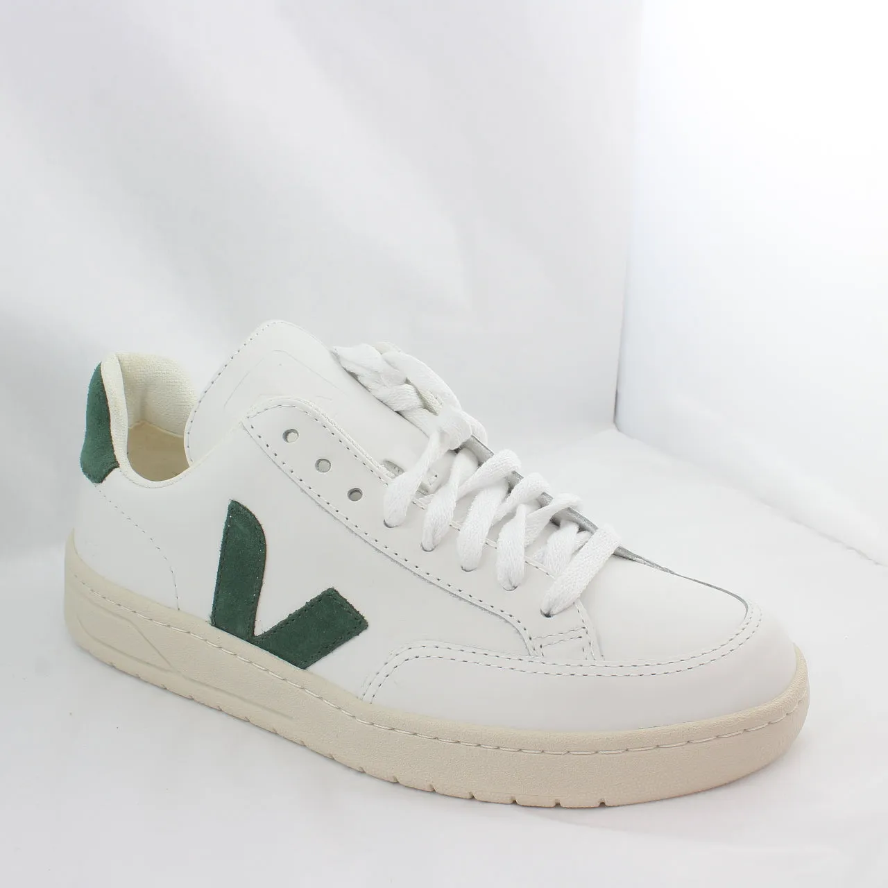 Veja V12 Extra White Cyprus F Trainers